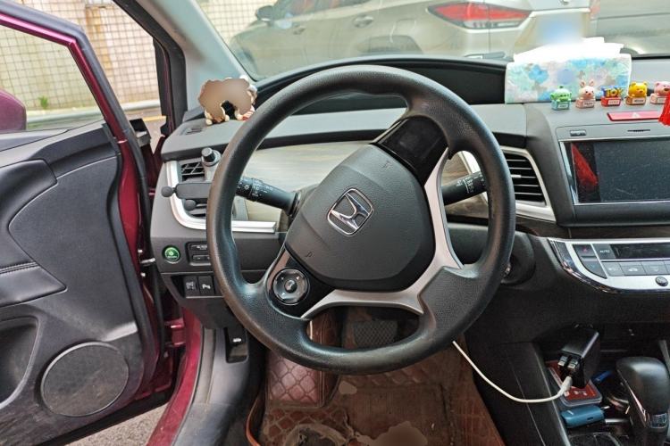 Used Honda Jade 2017 1.8L automatic Comfort version 5 seats Steering Wheel