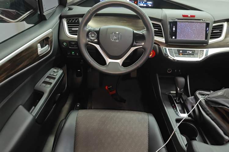Used Honda Jade 2017 1.8L automatic Comfort version 5 seats Steering Wheel