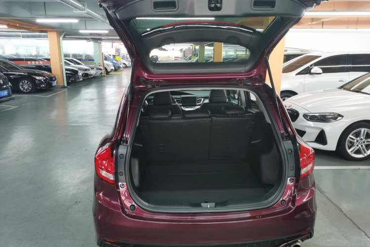Used Honda Jade 2017 1.8L automatic Comfort version 5 seats Trunk