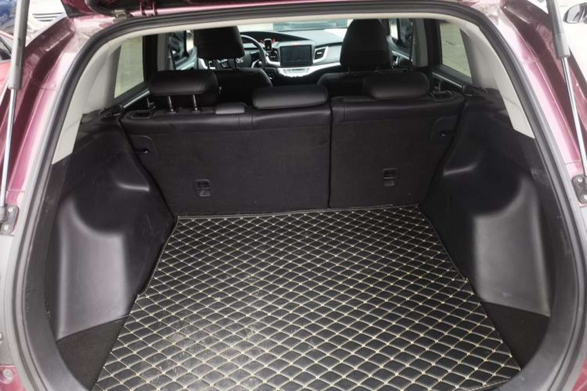 Used Honda Jade 2017 1.8L automatic Comfort version 5 seats Trunk
