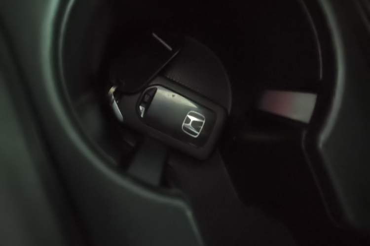 Used Honda Jade 2017 1.8L automatic Comfort version 5 seats Vehicle Key