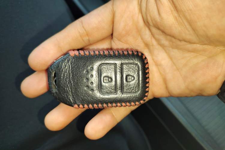 Used Honda Jade 2017 1.8L automatic Comfort version 5 seats Vehicle Key