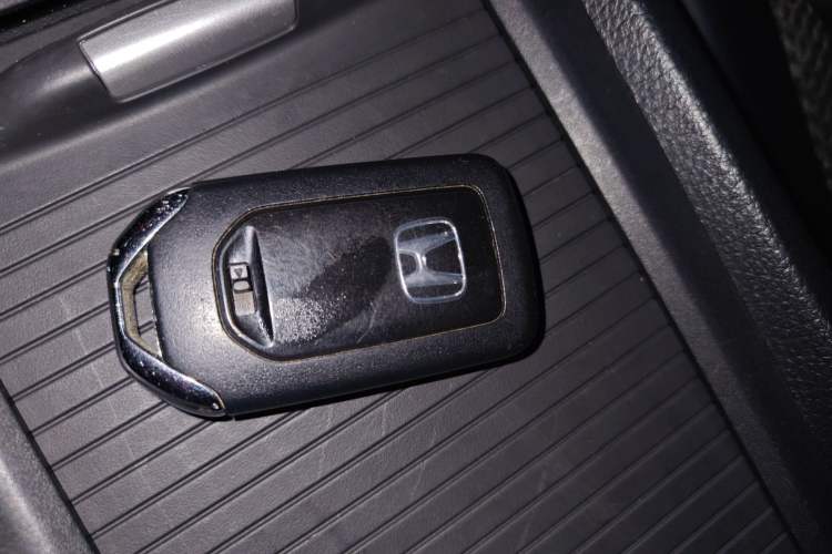Used Honda Jade 2017 1.8L automatic Comfort version 5 seats Vehicle Key