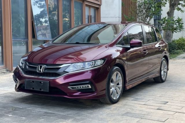 Used Honda Jade 2017 1.8L automatic Comfort version 5 seats