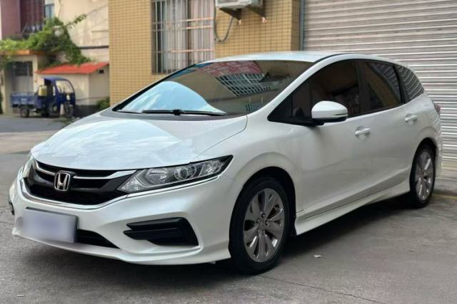 Honda Jade 2017 1.8L Automatic Classic Edition 5 seats d’occasion