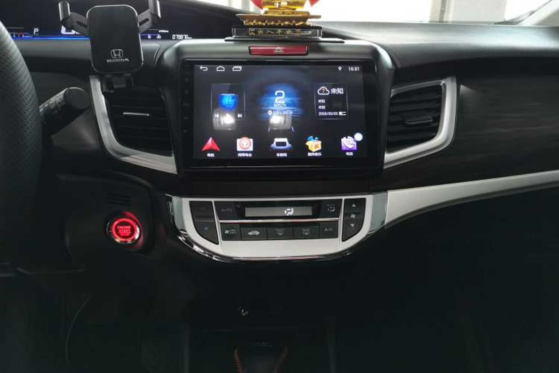 Used Honda Jade 2017 1.8L automatic Comfort version 5 seats Audio And AC Panel