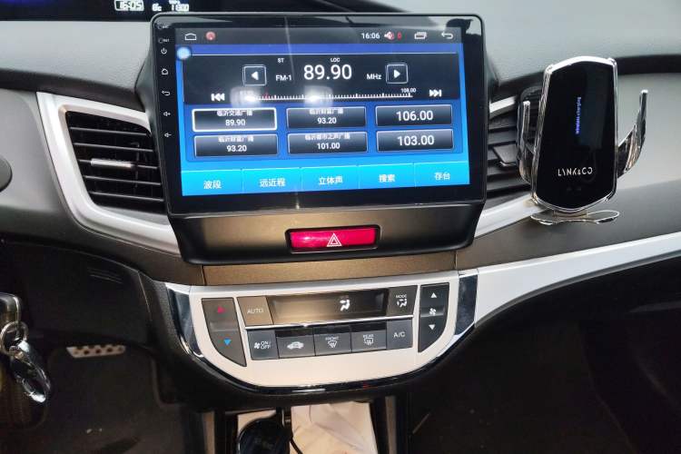 Used Honda Jade 2017 1.8L Automatic Classic Edition 5 seats Audio And AC Panel
