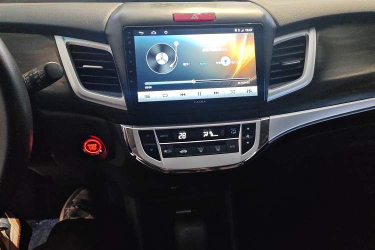Used Honda Jade 2017 1.8L automatic Comfort version 5 seats Audio And AC Panel