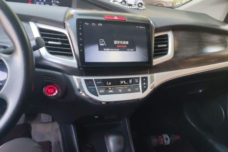 Used Honda Jade 2017 1.8L automatic Comfort version 5 seats Audio And AC Panel