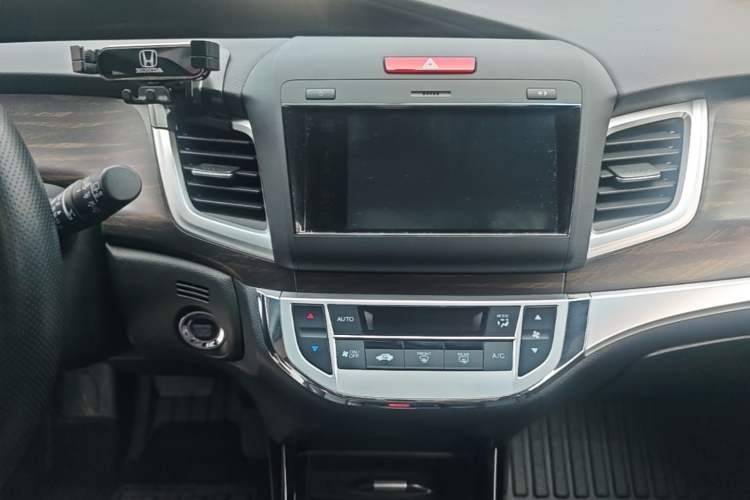 Used Honda Jade 2017 210 TURBO CVT Luxury Edition 5 Seats Audio And AC Panel