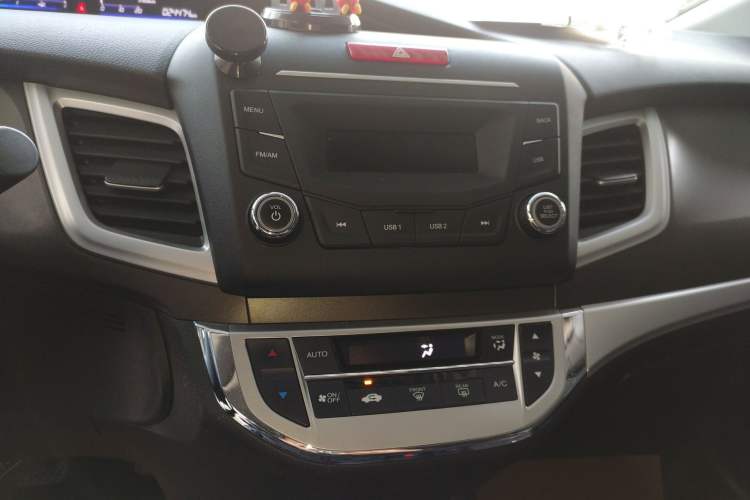 Used Honda Jade 2017 1.8L Automatic Classic Edition 5 seats Audio And AC Panel