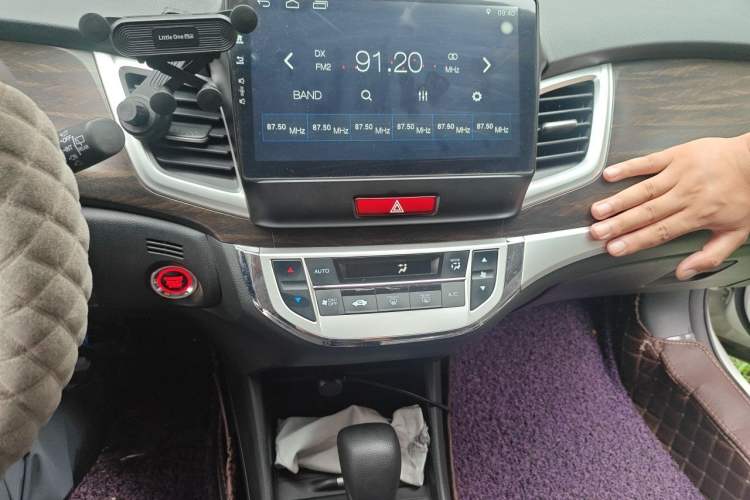 Used Honda Jade 2017 1.8L automatic Comfort version 5 seats Audio And AC Panel
