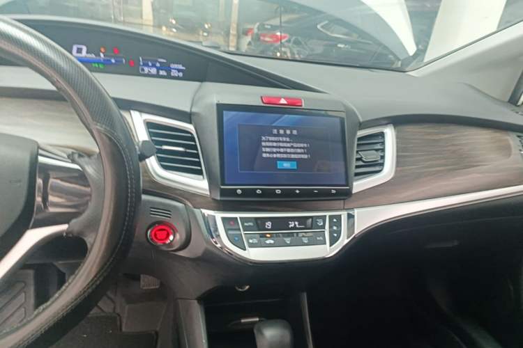 Used Honda Jade 2017 1.8L automatic Comfort version 5 seats Audio And AC Panel