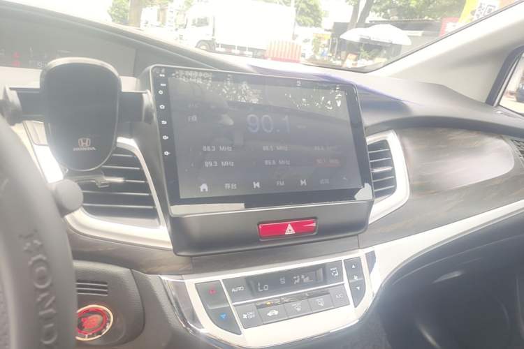 Used Honda Jade 2017 1.8L automatic Comfort version 5 seats Audio And AC Panel
