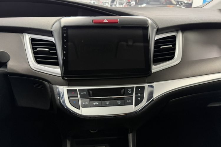 Used Honda Jade 2017 1.8L Automatic Classic Edition 5 seats Audio And AC Panel