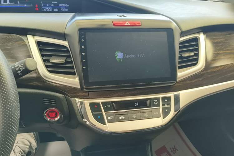 Used Honda Jade 2017 1.8L automatic Comfort version 5 seats Audio And AC Panel