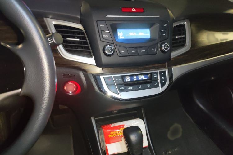 Used Honda Jade 2017 1.8L automatic Comfort version 5 seats Audio And AC Panel