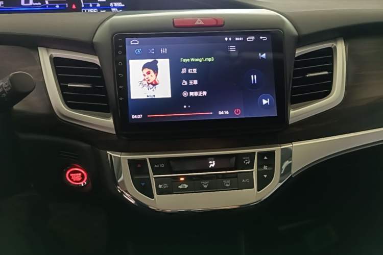 Used Honda Jade 2017 1.8L automatic Comfort version 5 seats Audio And AC Panel
