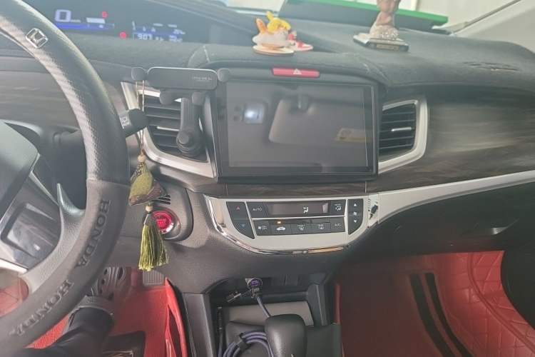 Used Honda Jade 2017 1.8L automatic Comfort version 5 seats Audio And AC Panel