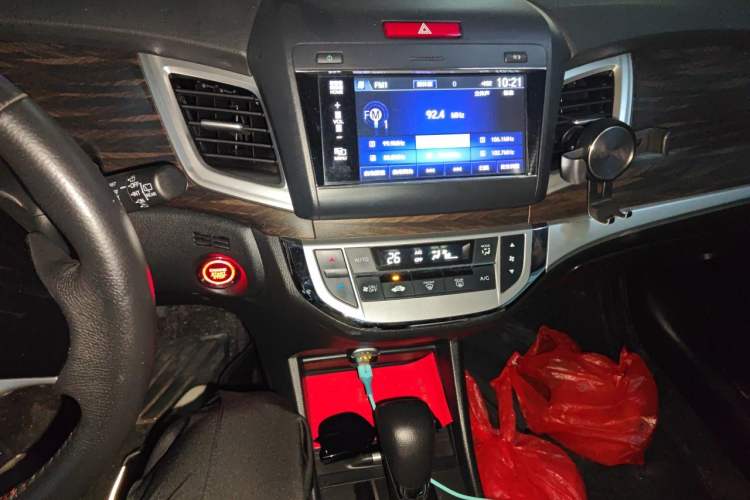 Used Honda Jade 2017 1.8L automatic Comfort version 5 seats Audio And AC Panel