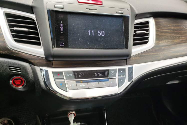 Used Honda Jade 2017 210 TURBO CVT Luxury Edition 5 Seats Audio And AC Panel