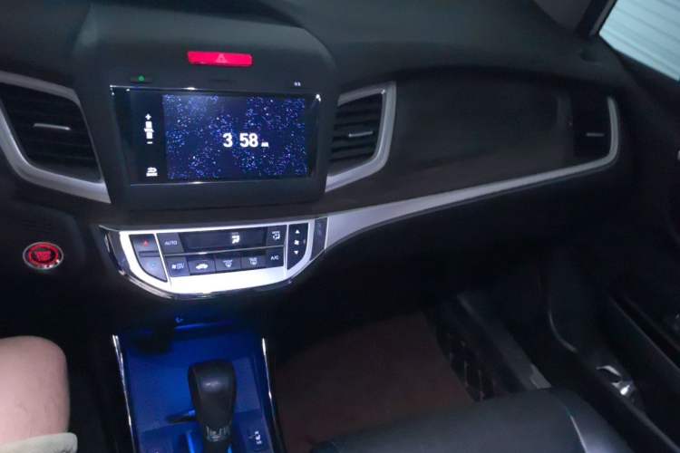 Used Honda Jade 2017 210 TURBO CVT Luxury Edition 5 Seats Audio And AC Panel