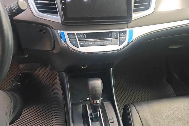 Used Honda Jade 2017 1.8L Automatic Classic Edition 5 seats Audio And AC Panel
