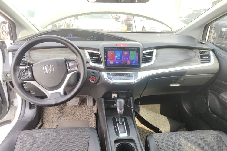 Used Honda Jade 2017 1.8L automatic Comfort version 5 seats Center Console