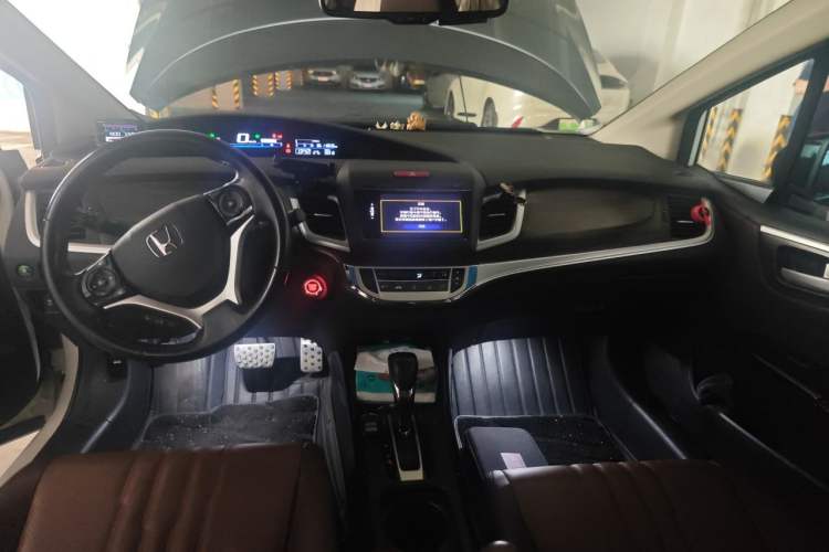 Used Honda Jade 2017 210 TURBO CVT Luxury Edition 5 Seats Center Console