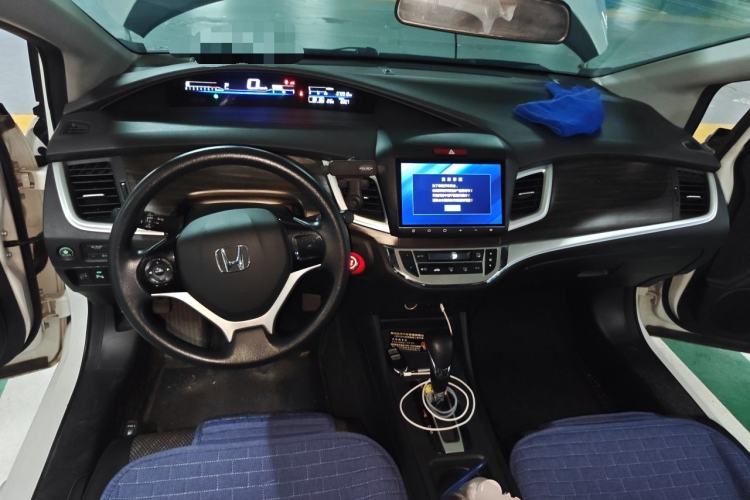 Used Honda Jade 2017 1.8L automatic Comfort version 5 seats Center Console