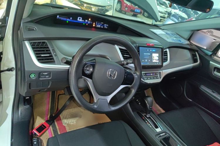 Used Honda Jade 2017 1.8L Automatic Classic Edition 5 seats Center Console