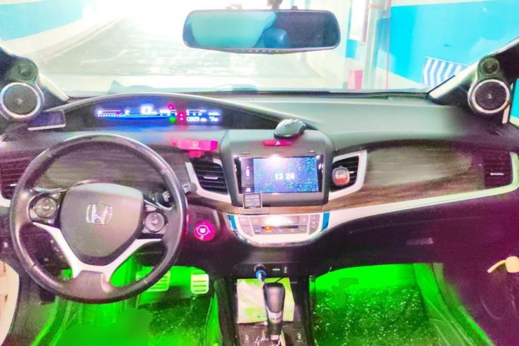 Used Honda Jade 2017 210 TURBO CVT Luxury Edition 5 Seats Center Console
