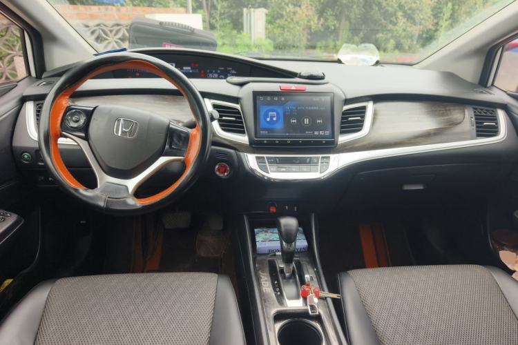 Used Honda Jade 2017 1.8L automatic Comfort version 5 seats Center Console
