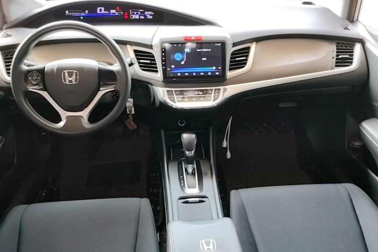 Used Honda Jade 2017 1.8L Automatic Classic Edition 5 seats Center Console