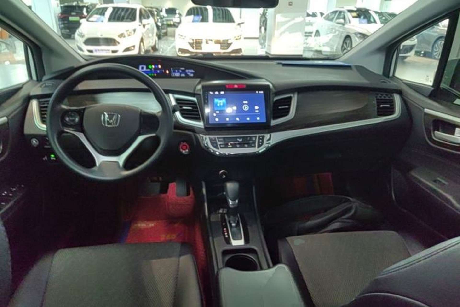 Used Honda Jade 2017 1.8L automatic Comfort version 5 seats Center Console