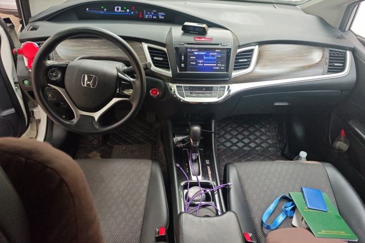 Used Honda Jade 2017 1.8L automatic Comfort version 5 seats Center Console