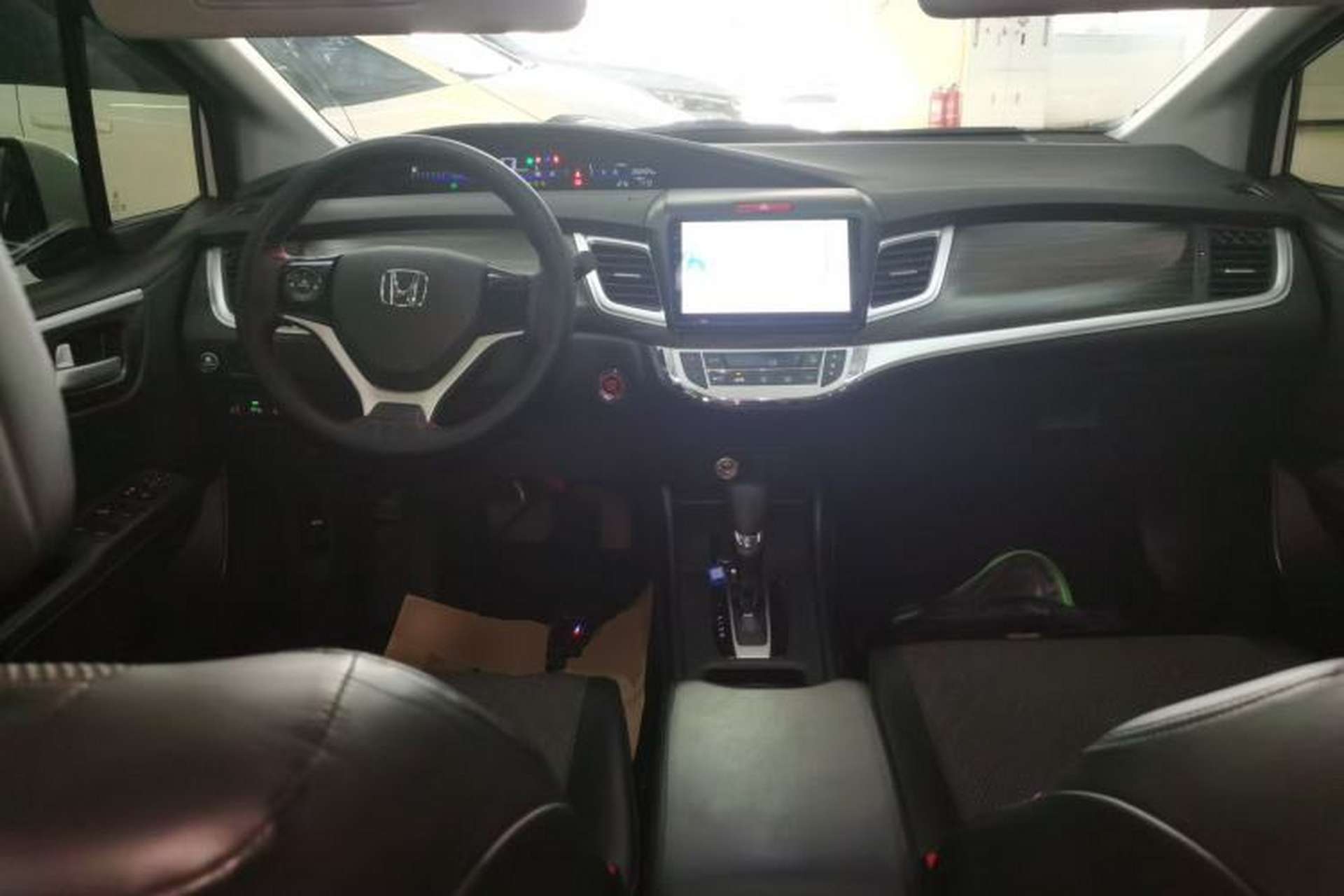 Used Honda Jade 2017 1.8L automatic Comfort version 5 seats Center Console