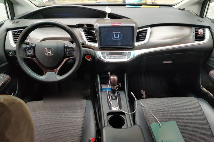 Used Honda Jade 2017 1.8L automatic Comfort version 5 seats Center Console