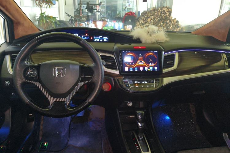 Used Honda Jade 2017 1.8L automatic Comfort version 5 seats Center Console
