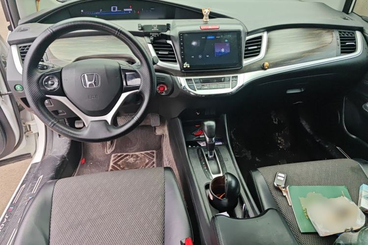 Used Honda Jade 2017 1.8L automatic Comfort version 5 seats Center Console