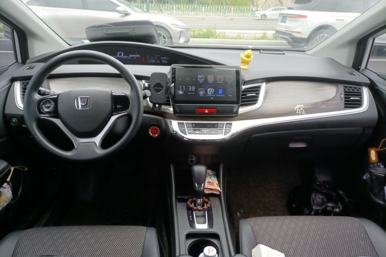 Used Honda Jade 2017 1.8L automatic Comfort version 5 seats Center Console