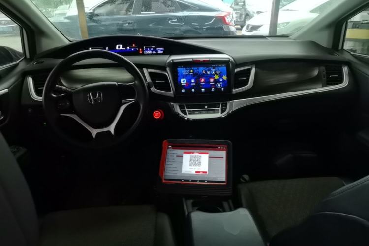 Used Honda Jade 2017 1.8L automatic Comfort version 5 seats Center Console