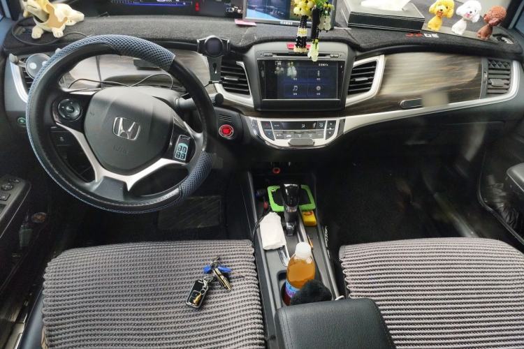 Used Honda Jade 2017 1.8L automatic Comfort version 5 seats Center Console