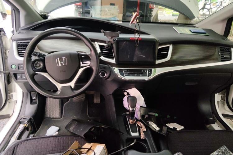 Used Honda Jade 2017 1.8L automatic Comfort version 5 seats Center Console