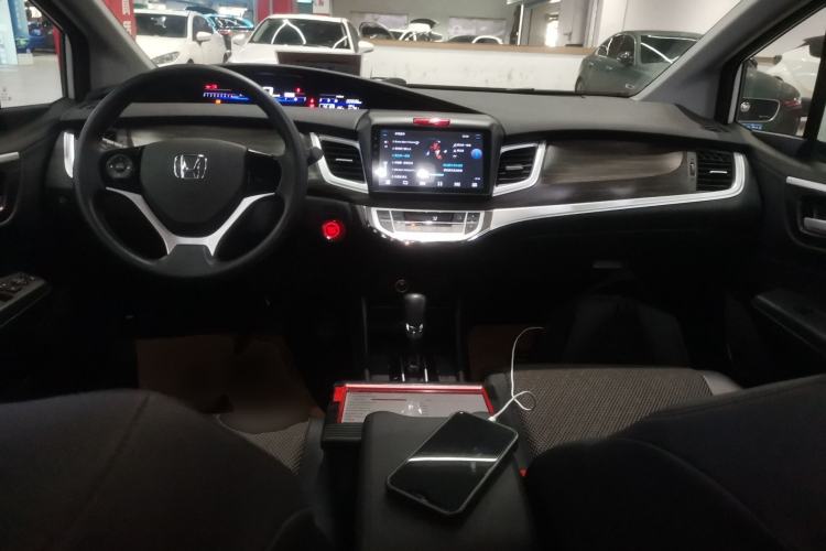 Used Honda Jade 2017 1.8L automatic Comfort version 5 seats Center Console