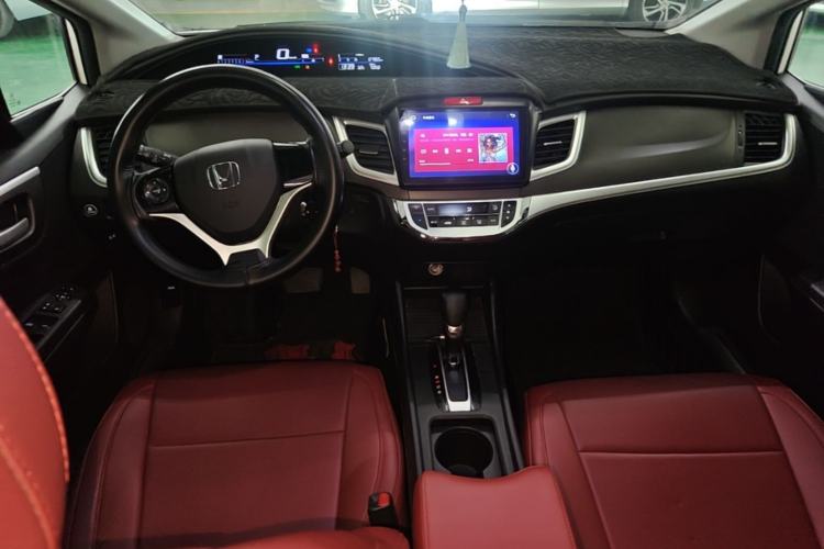 Used Honda Jade 2017 1.8L Automatic Classic Edition 5 seats Center Console
