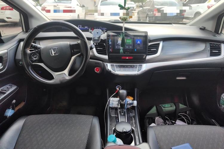 Used Honda Jade 2017 1.8L automatic Comfort version 5 seats Center Console