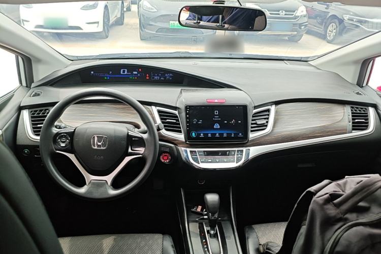 Used Honda Jade 2017 1.8L automatic Comfort version 5 seats Center Console