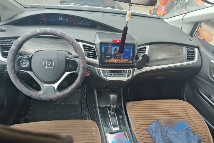 Used Honda Jade 2017 1.8L automatic Comfort version 5 seats Center Console