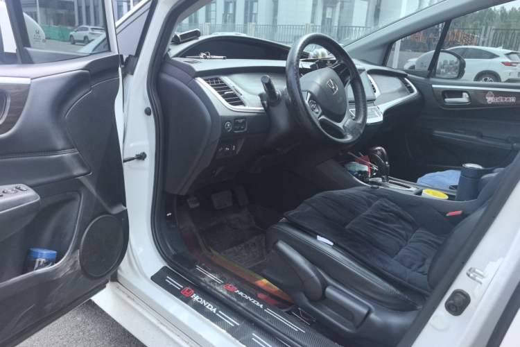 Used Honda Jade 2017 1.8L automatic Comfort version 5 seats Driver Seat